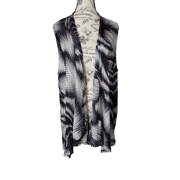 Chicos Travelers Jackets & Blazers - Chicos Travelers Open Front Vest Black White Textured Abstract Print Sz 3 XL